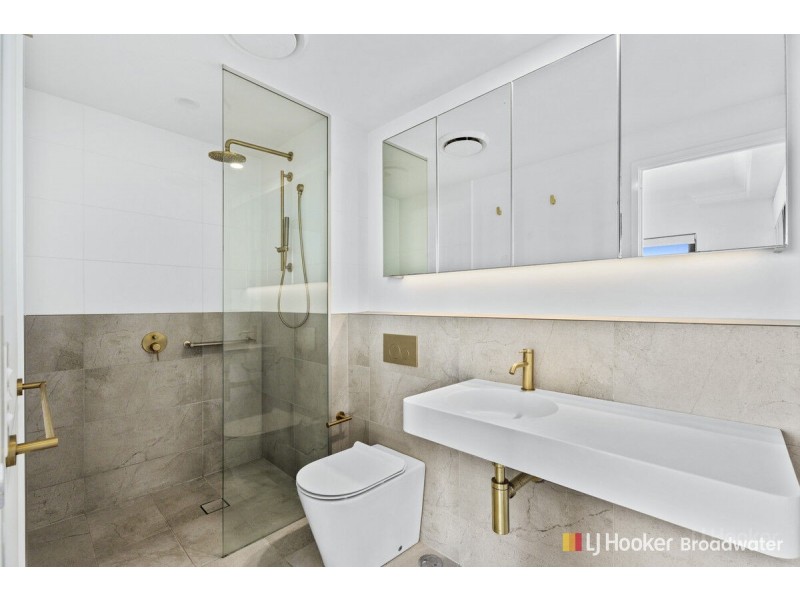 704/372 Marine Parade, Labrador QLD 4215