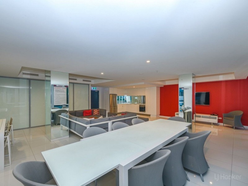 716/19 Imperial Parade, Labrador QLD 4215