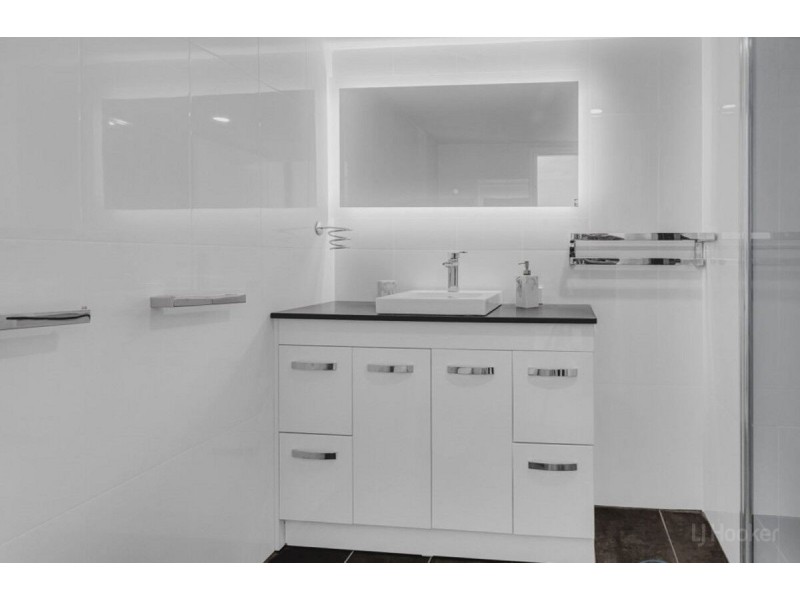 5/18 Parker Street, Labrador QLD 4215