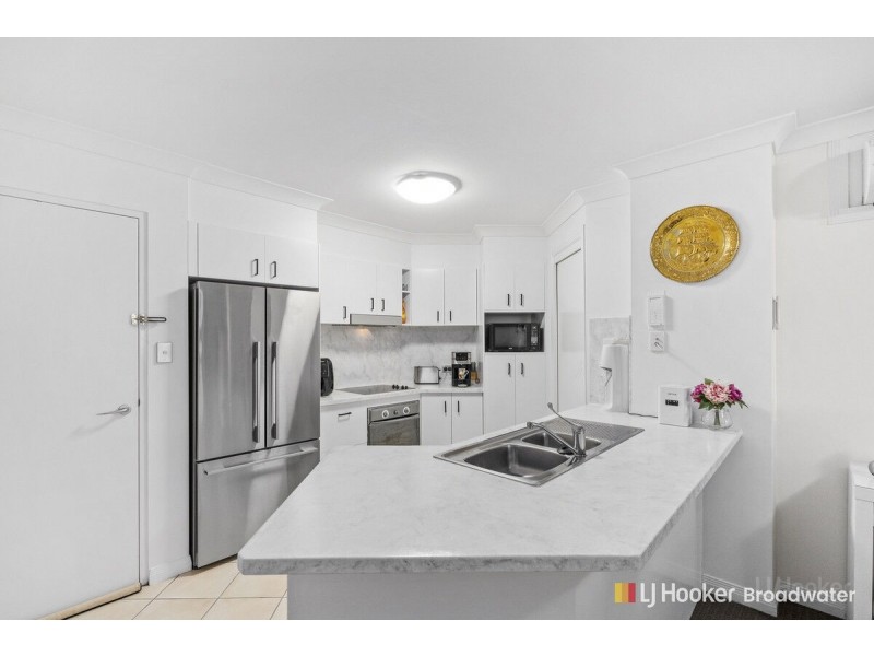 102/392-398 Marine Parade, Labrador QLD 4215