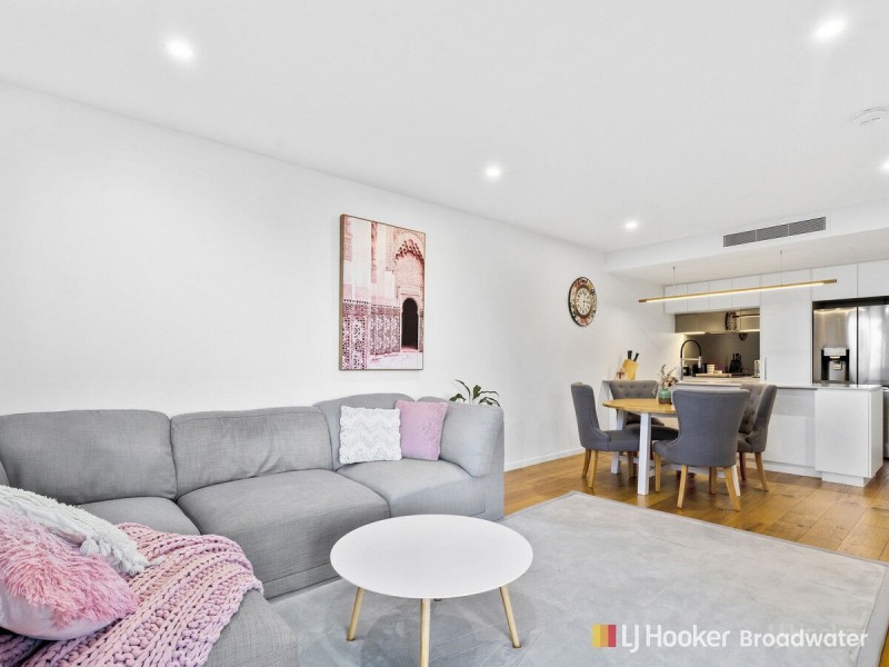 207/110 Frank Street, Labrador QLD 4215