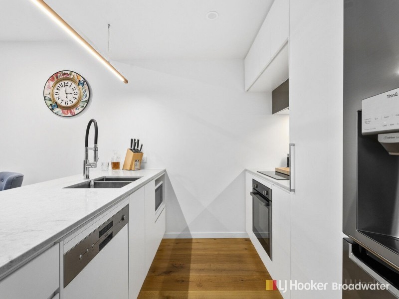 207/110 Frank Street, Labrador QLD 4215