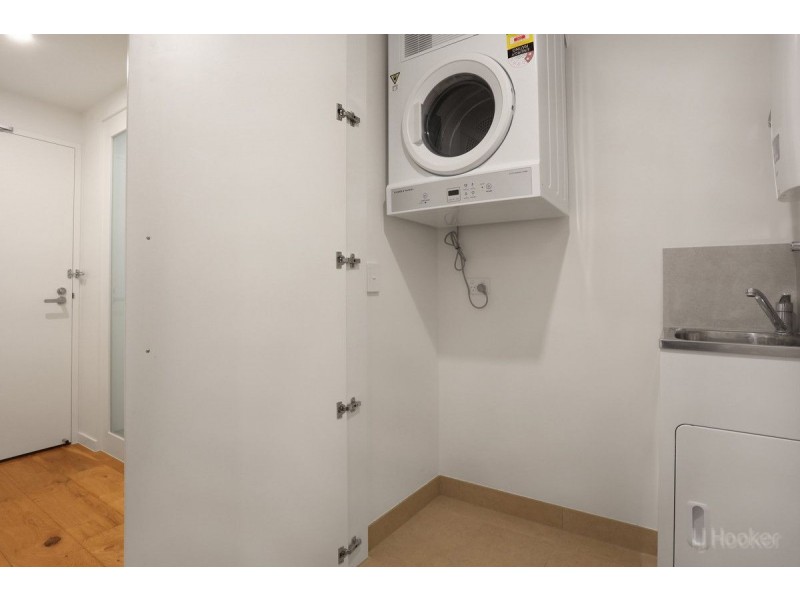 207/110 Frank Street, Labrador QLD 4215