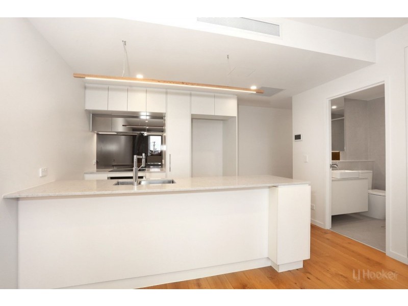 207/110 Frank Street, Labrador QLD 4215