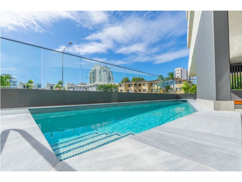 207/110 Frank Street, Labrador QLD 4215