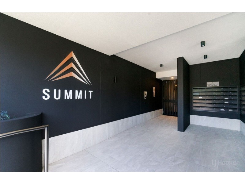 207/110 Frank Street, Labrador QLD 4215