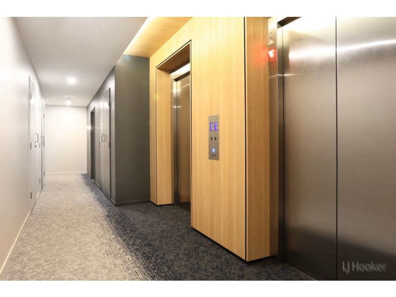 207/110 Frank Street, Labrador QLD 4215