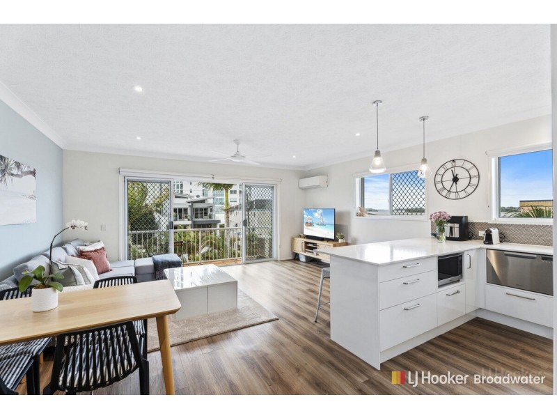 42/12 Whiting Street, Labrador QLD 4215