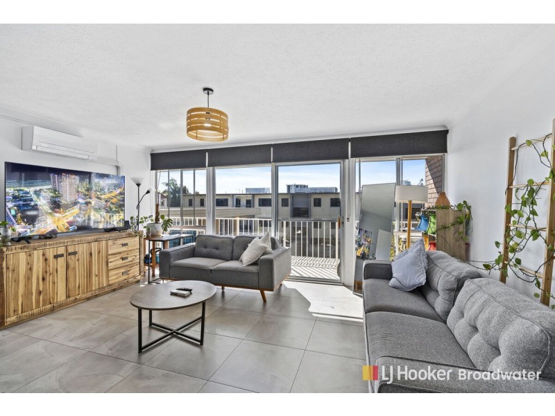 11/54 Frank Street, Labrador QLD 4215