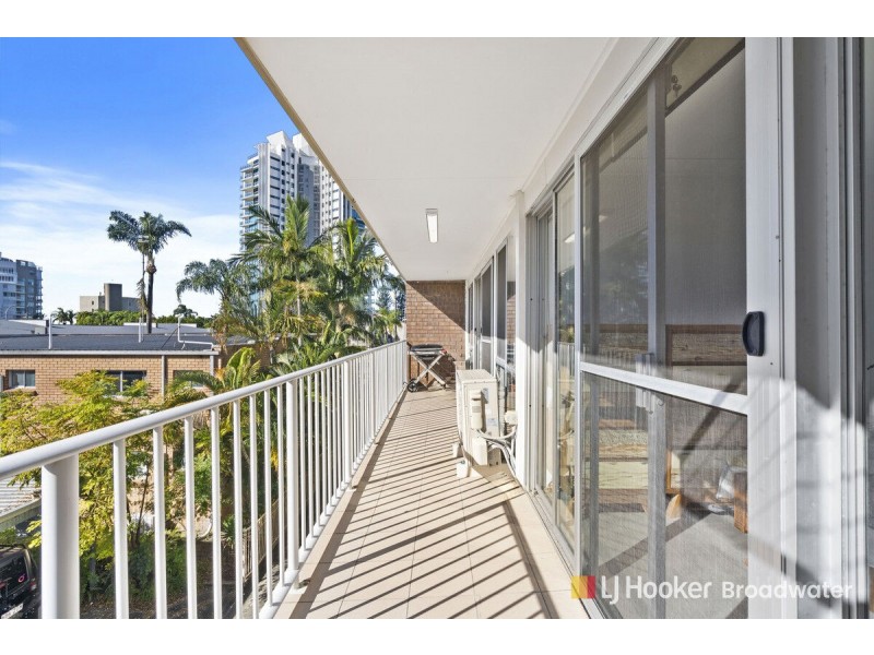 11/54 Frank Street, Labrador QLD 4215