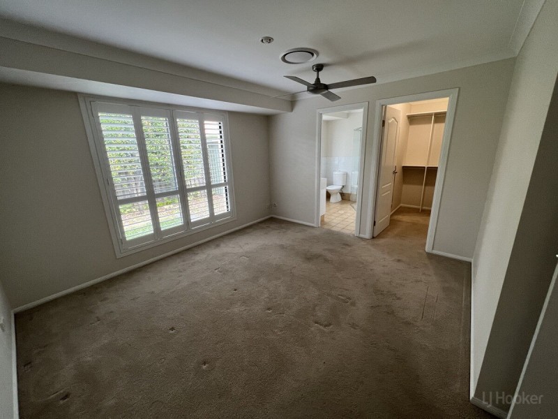 5 Ken Crescent, Helensvale QLD 4212