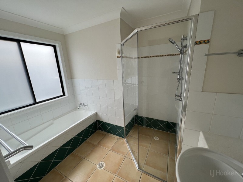 5 Ken Crescent, Helensvale QLD 4212