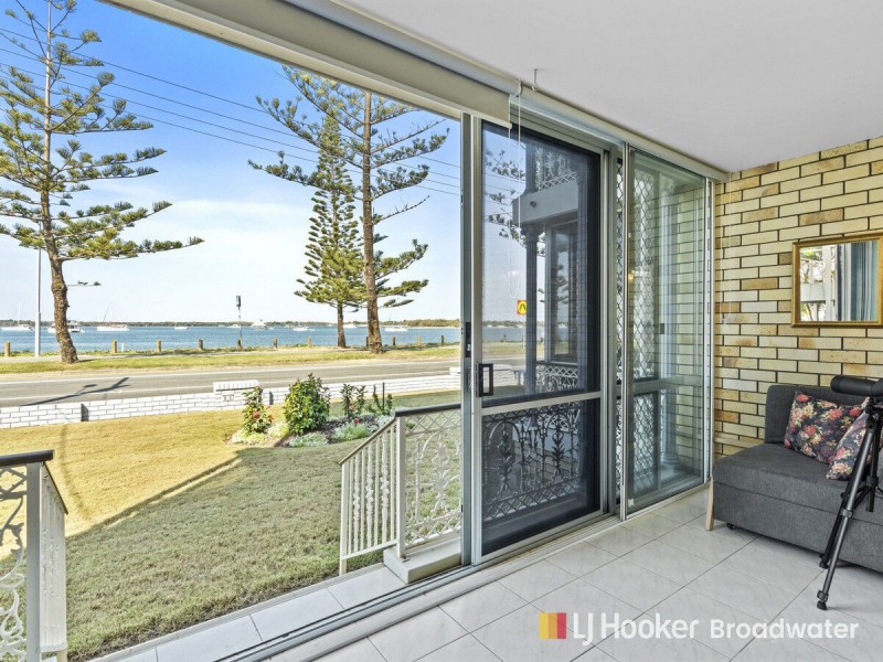 2/526 Marine Parade, Biggera Waters QLD 4216