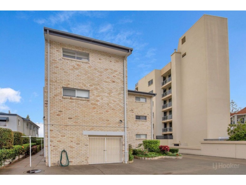 2/526 Marine Parade, Biggera Waters QLD 4216
