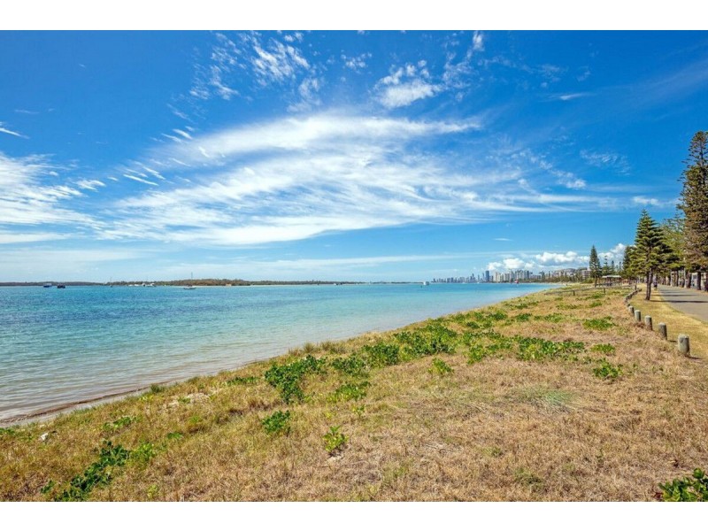 2/526 Marine Parade, Biggera Waters QLD 4216