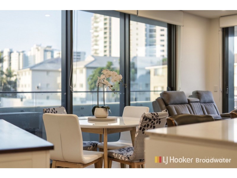 204/110 Frank Street, Labrador QLD 4215