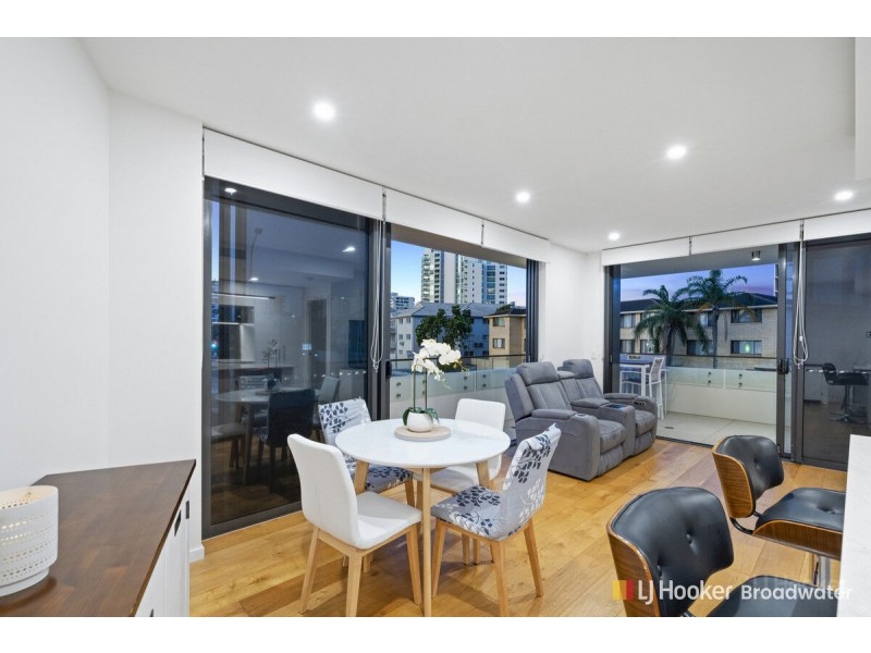 204/110 Frank Street, Labrador QLD 4215