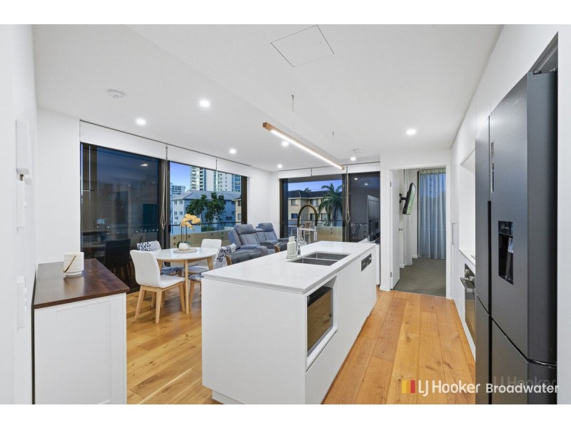 204/110 Frank Street, Labrador QLD 4215