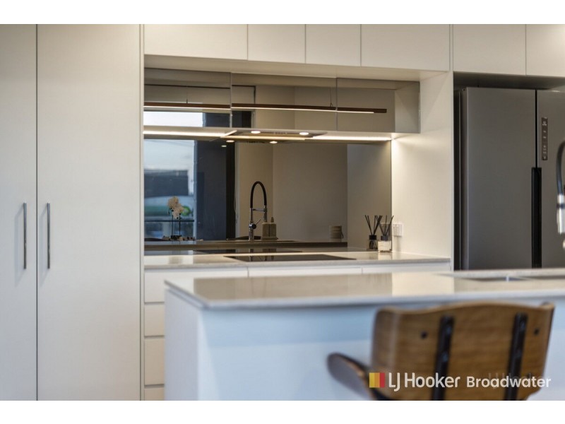 204/110 Frank Street, Labrador QLD 4215