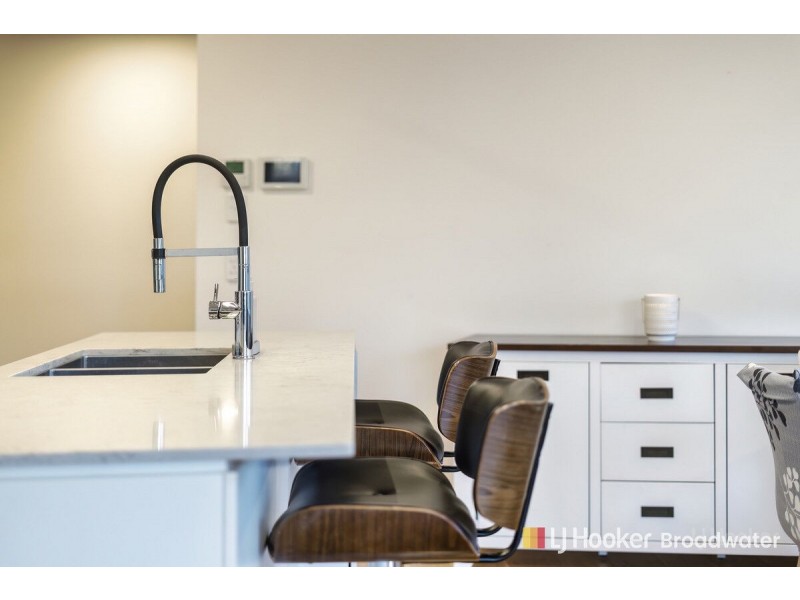 204/110 Frank Street, Labrador QLD 4215