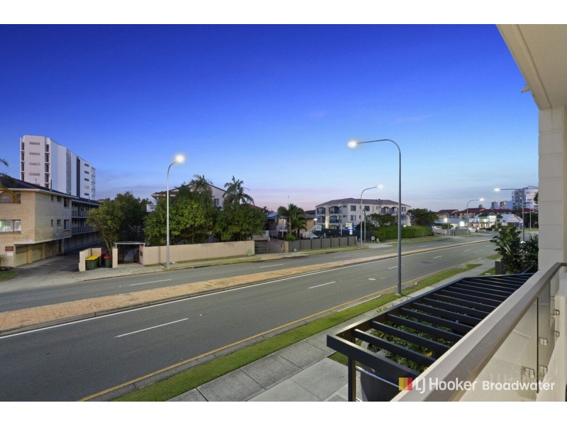 204/110 Frank Street, Labrador QLD 4215