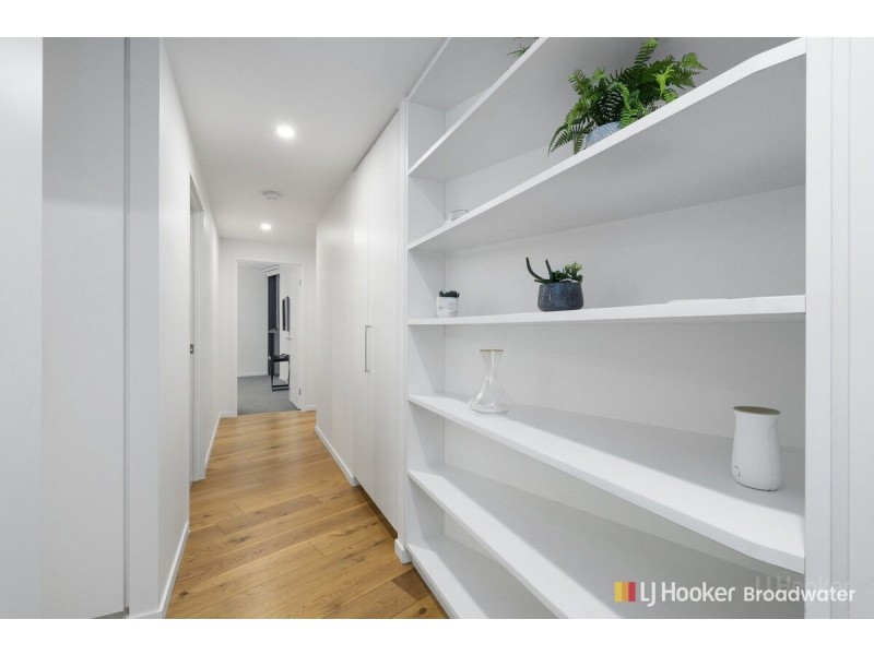 204/110 Frank Street, Labrador QLD 4215