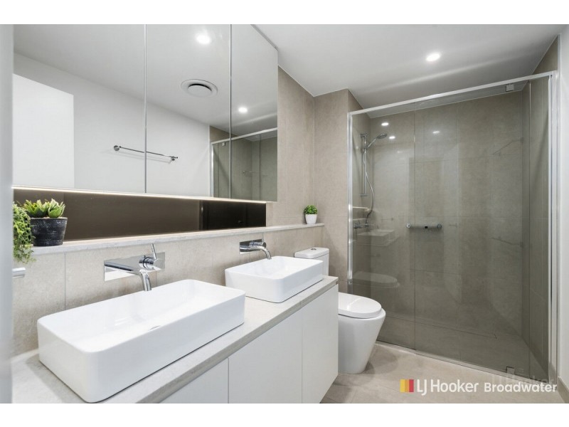 204/110 Frank Street, Labrador QLD 4215