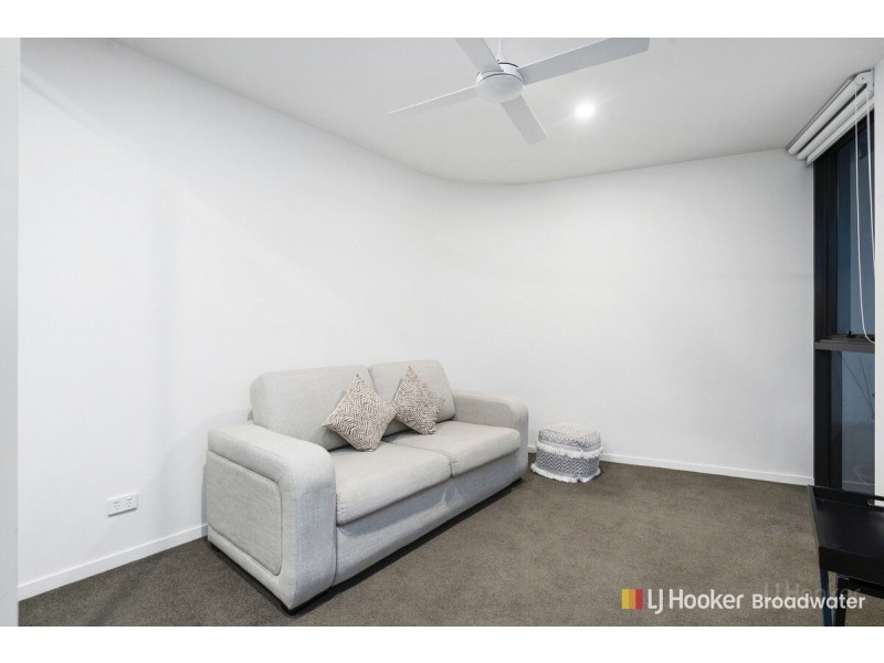 204/110 Frank Street, Labrador QLD 4215