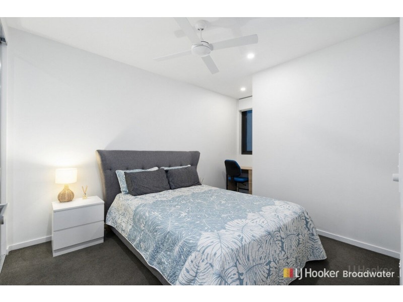 204/110 Frank Street, Labrador QLD 4215