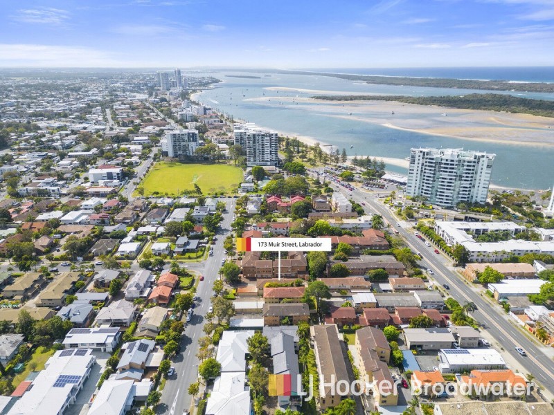 2/173 Muir Street, Labrador QLD 4215