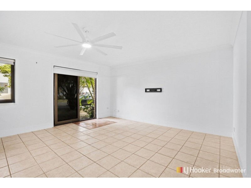 2/9 Bradford Street, Labrador QLD 4215