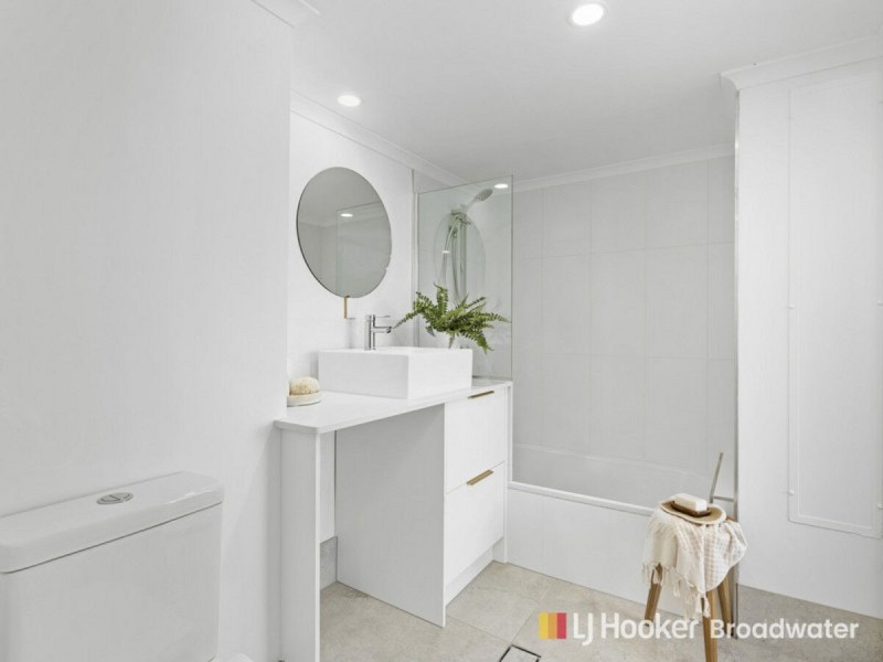 25/160-162 Frank Street, Labrador QLD 4215