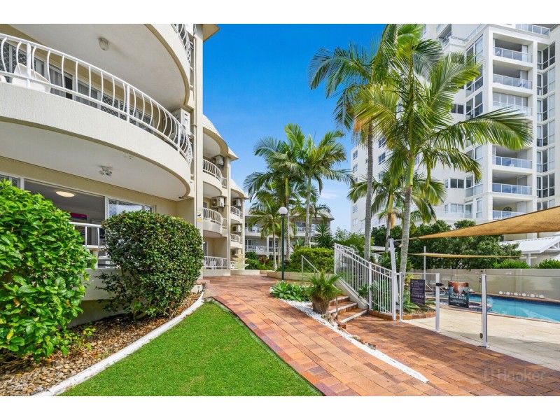 1/210 Marine Parade, Labrador QLD 4215