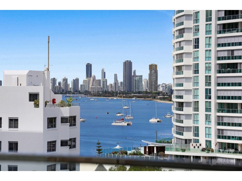 804/41 Labrador Street, Labrador QLD 4215