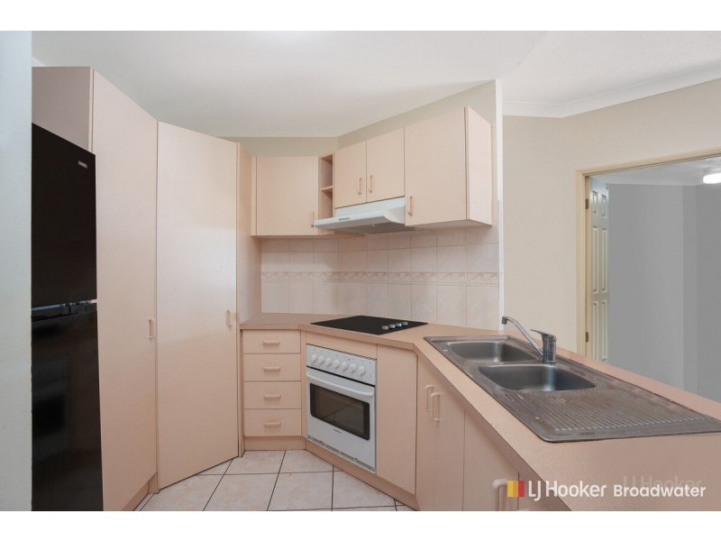 2/143 Frank Street, Labrador QLD 4215