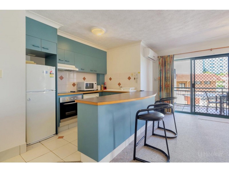 11/7-9 Robert Street, Labrador QLD 4215