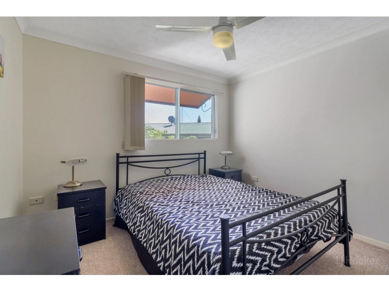 11/7-9 Robert Street, Labrador QLD 4215