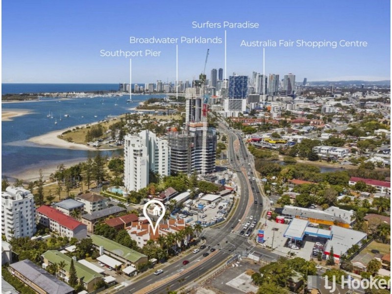 11/7-9 Robert Street, Labrador QLD 4215