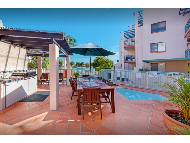 11/7-9 Robert Street, Labrador QLD 4215