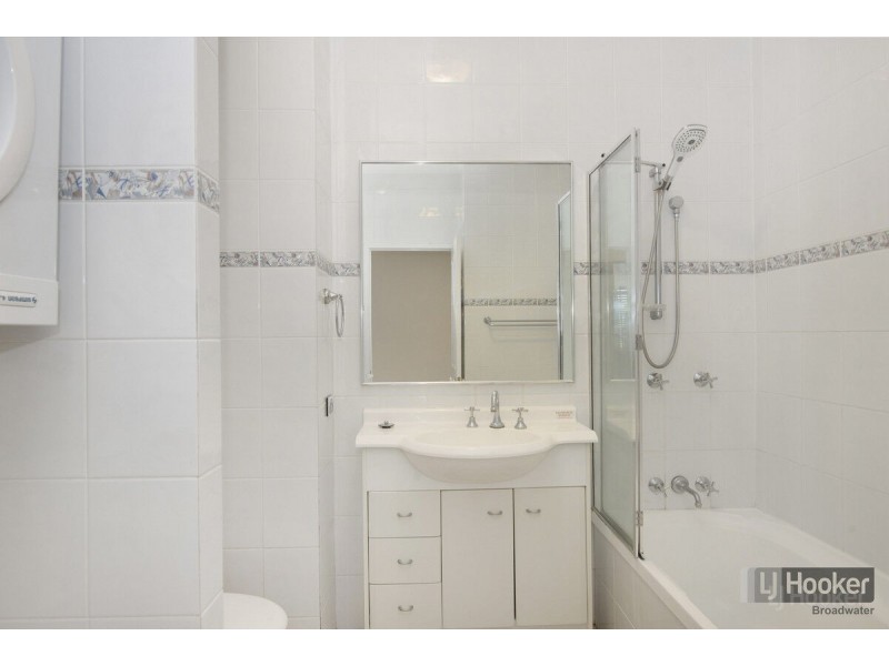 14/82 Limetree Parade, Runaway Bay QLD 4216
