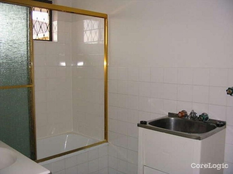 16/115 Frank Street, Labrador QLD 4215