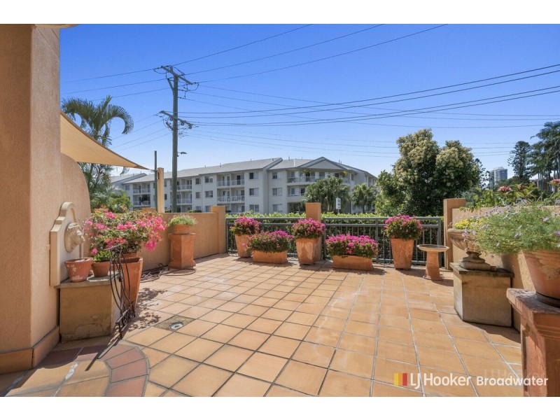 2/83 Brighton Street, Biggera Waters QLD 4216