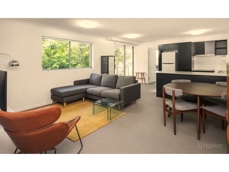 10/14-16 Proud Street, Labrador QLD 4215