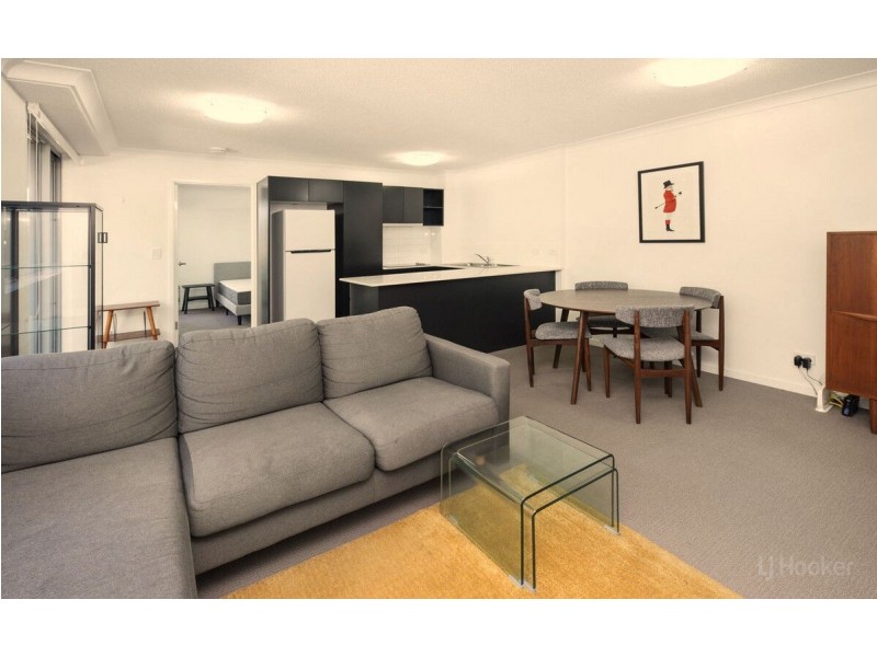 10/14-16 Proud Street, Labrador QLD 4215