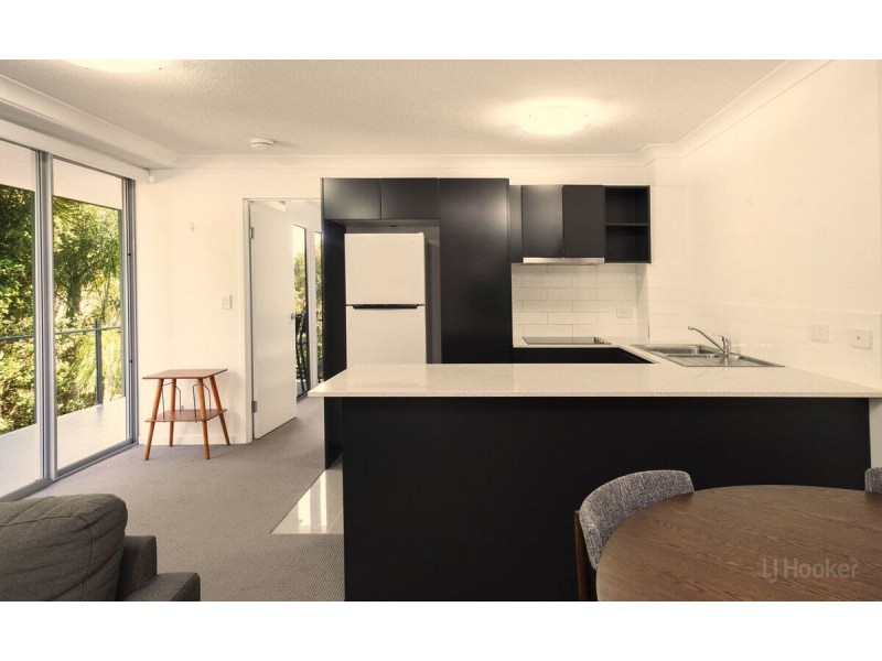 10/14-16 Proud Street, Labrador QLD 4215