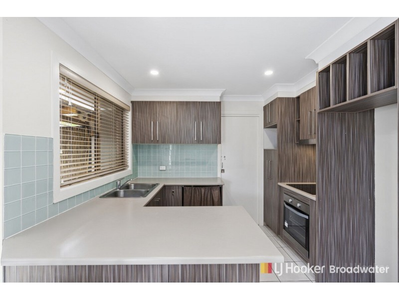 1/9 Stephanie Court, Labrador QLD 4215