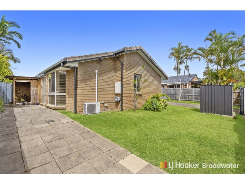 1/9 Stephanie Court, Labrador QLD 4215