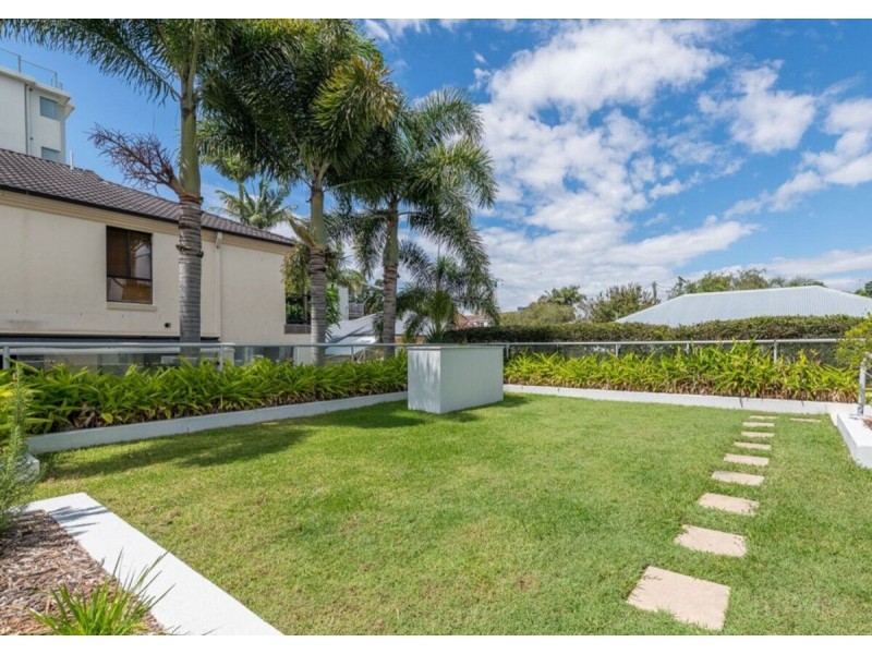 7/12-14 Bradford Street, Labrador QLD 4215