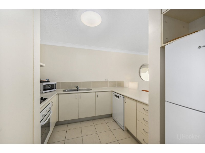 5/210 Marine Parade, Labrador QLD 4215