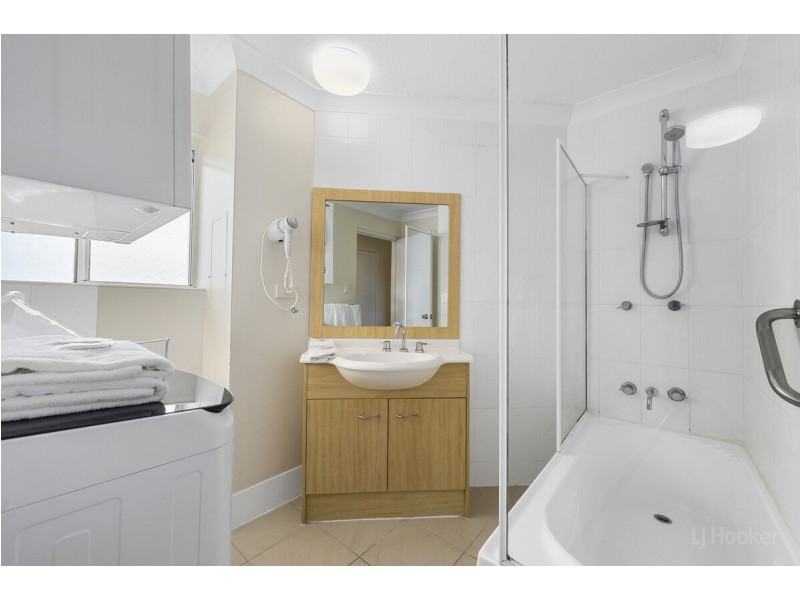 5/210 Marine Parade, Labrador QLD 4215